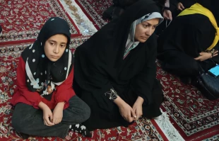 حضور پرشور کودکان در مراسم بعثه مقام معظم رهبری در سرداب امام علی (ع) + تصاویر 2