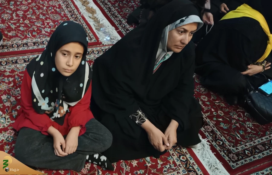 حضور پرشور کودکان در مراسم بعثه مقام معظم رهبری در سرداب امام علی (ع) + تصاویر 2