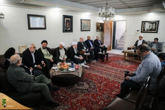 دیدار با خانواده شهیدان قلانی
 5