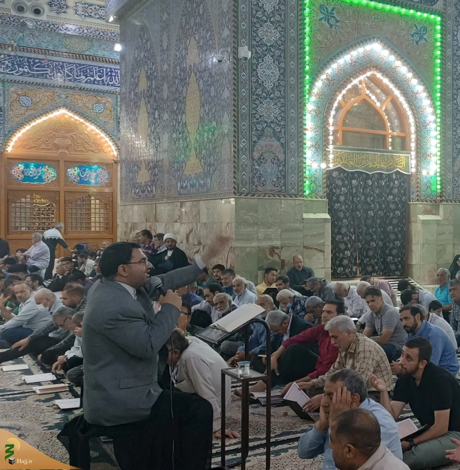 زائران ایرانی عتبات عالیات در خیمه گاه حسینی دعای ندبه خواندند. 2