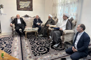 دیدارمعاونین مجموعه حج و زیارت با مادر شهید ترک زبان​​​​​ 2