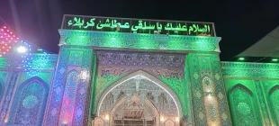 نصب کتیبه های سبز رنگ و تزیین با گل ضریح و صحن حرم مطهر حضرت عباس(ع) به مناسبت میلاد با سعادت پیامبر مهربانی ها 16