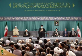 در دیدار مسئولان نظام، سفرای کشورهای اسلامی و مهمانان کنفرانس وحدت:

رهبر انقلاب: قمار عادی‌سازی روابط با رژیم صهیونیستی محکوم به باخت است