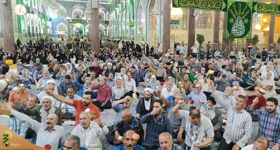 جشن میلاد پیامبر اعظم (ص) و امام جعفر صادق (ع) در حرم مطهر امام حسین (ع) برگزار گردید. 3