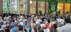 جشن میلاد پیامبر اعظم (ص) و امام جعفر صادق (ع) در حرم مطهر امام حسین (ع) برگزار گردید. 11