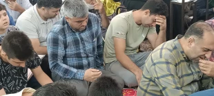 نوای «الهی و ربِّی مَن لی غَیرُک » زائران ایرانی در عای کمیل خیمه گاه حسینی کربلای معلی 3