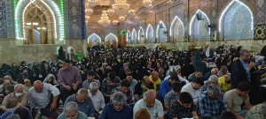 دعای کمیل زائران ایرانی در خیمه گاه حسینی 