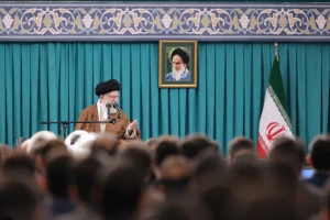 رهبر معظم انقلاب: 
اگر جنایت رژیم صهیونیستی ادامه پیدا کند کسی نمی‌‎تواند جلوی مسلمانان و نیروهای مقاومت را بگیرد.