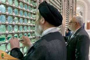 با حضور در حرم بنیانگذار انقلاب اسلامی انجام شد؛

ادای احترام مسئولان حوزه حج و زیارت به امام امت 2