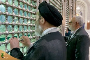 Hajj and Pilgrimage Officials Paid Respect to Imam Khomeini 2