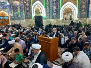 طنین دعای کمیل زائران ایرانی در خیمه گاه حسینی+فیلم