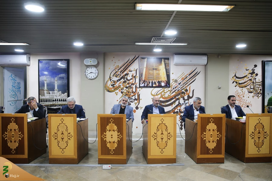 حضور نمایندگان سازمان حج و بانک مرکزی درعربستان برای فراهم کردن زمینه تشرف زائران عمره 6