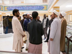 بازدید طلاب غیرایرانی از موزه حج