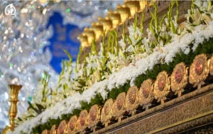 گل آرایی و تزئین آستان مطهر علوی به مناسبت میلاد حضرت زینب(ع)+عکس