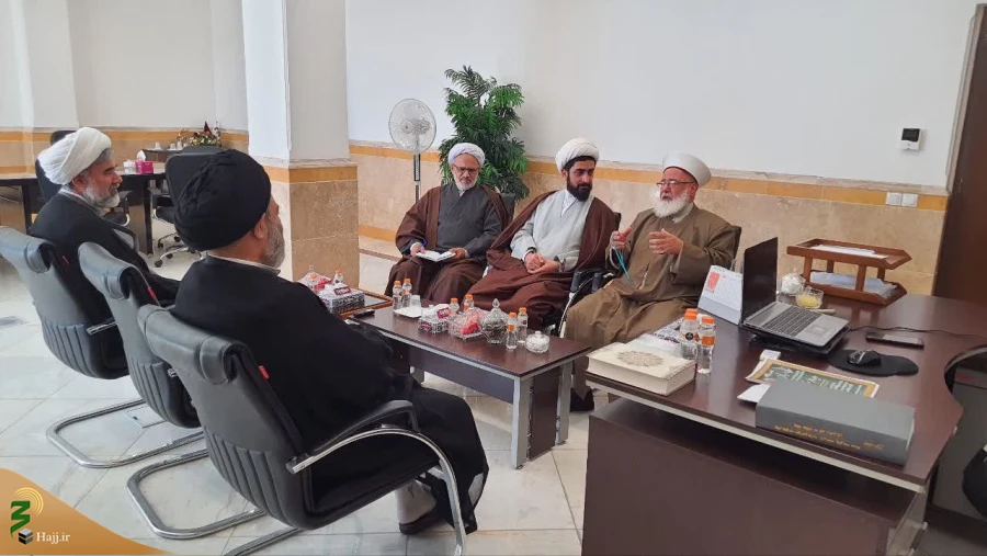 نماینده ولی فقیه در امور حج و زیارت:

پرچم فلسطین پس از طوفان الاقصی در جهان برافراشته‌تر شد 3