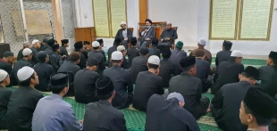 Supreme Leader's representative in Hajj and Pilgrimage affairs visits seminaries in Jakarta 3