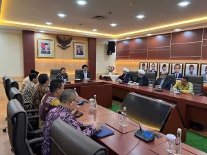 تبادل وجهات نظر بين مسوولي الحج الإيرانية والإندونيسية في جاكرتا