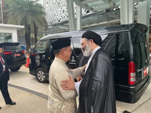 تأكيد إيران و ماليزيا على تطوير التعاون الديني