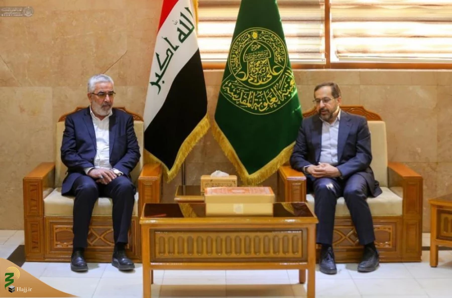 اهدای «مصحف مشهد رضوی» به تولیت آستان علوی  3
