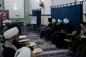 حجت الاسلام و المسلمین قرائتی:

در اعتکاف، ضعف‌های انجام اعمال دینی را برطرف کنیم