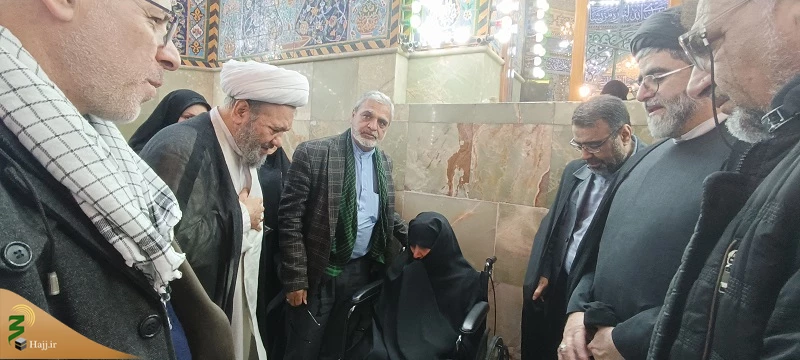 دیدار مسئول دفتر نمایندگی بعثه مقام معظم رهبری در عراق با مادر 4 شهید کرمانی در کربلای معلی 5