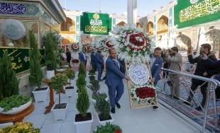 گل آرایی حرم امام علی (ع) به مناسبت میلاد حضرت زهرا (س) 2