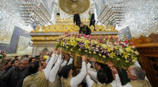 ضریح حرم امامین جوادین (ع) گل‌آرایی شد 3