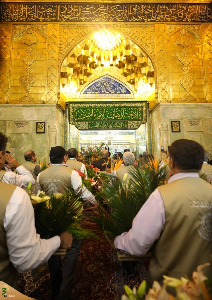 گل آرایی و آذین بندی حرم سیدالشهداء (ع) در آستانه میلاد امیر مؤمنان (ع) 6