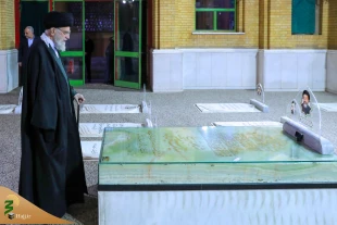 حضور رهبر معظم انقلاب در مرقد مطهر امام خمینی(ره) و گلزار شهیدان 6