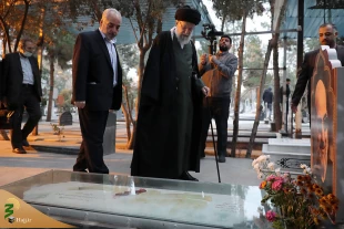 حضور رهبر معظم انقلاب در مرقد مطهر امام خمینی(ره) و گلزار شهیدان 15