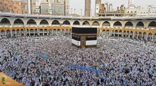به مناسبت چهل و پنجمین فجر انقلاب اسلامی

حج در گفتمان انقلاب اسلامی 3