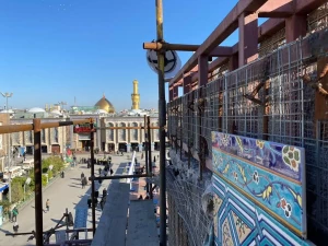 آغاز نصب کاشی‌های ثبت شده بنام خیران ایرانی در حرم مطهر حسینی