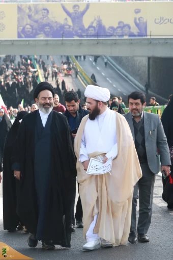 حضور در راهپیمایی پرشکوه 22 بهمن  13