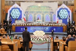 شرکت قاریان، حافظان و داوران بین المللی آستان قدس حسینی در چهلمین مسابقات بین‌المللی قرآن کریم ایران 8