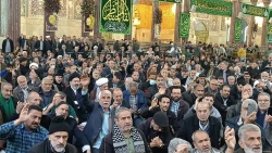 حضور نماینده ولی فقیه درامورحج و زیارت درجمع زائران ایرانی حرم سیدالشهداء(ع) 5