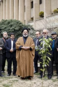 همزمان با روز درختکاری انجام شد؛
کاشت دو اصله نهال توسط سرپرست حجاج ایرانی و رئیس سازمان حج و زیارت
 9