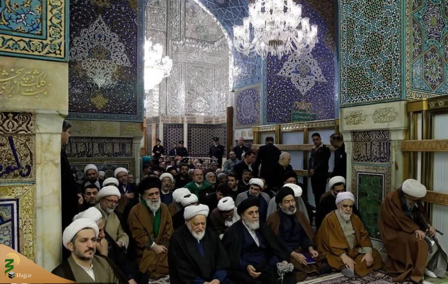 در آستانه ماه مبارک رمضان؛

مضجع مطهر حضرت امام رضا(ع) غبارروبی شد 3