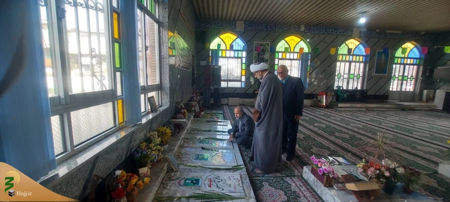 ادای احترام و قرائت فاتحه بر مزار شهدا به مناسبت روز شهید منا درشهرستان لنگرود  4