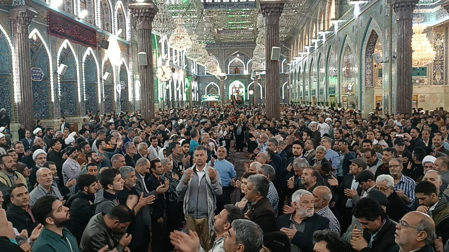 مراسم ویژه تحویل سال نو در حرم امام حسین(ع) برگزار شد+ فیلم 2