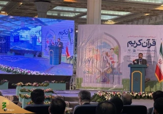 وزبر ارشاد در افتتاحیه نمایشگاه  قرآن:

انس مردم با قرآن قدرت نرم ایجاد می‌کند