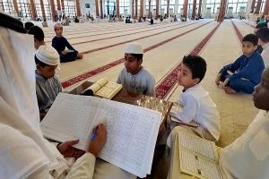 برگزاری ۷۰۰ محفل حفظ قرآن در مساجد شارجه طی ماه مبارک رمضان