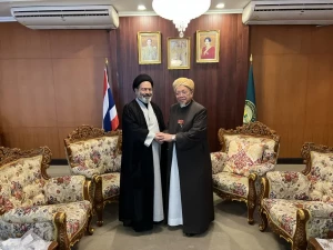 Head of the Iranian pilgrims meets with the Sheikh al-Islam of Thailand