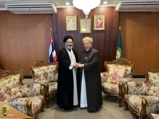 Head of the Iranian pilgrims meets with the Sheikh al-Islam of Thailand 2