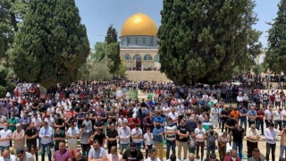 ۱۲۰ هزار فلسطینی آخرین نماز جمعه ماه رمضان را در مسجد الاقصی اقامه کردند