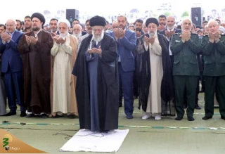 در مصلای امام خمینی تهران؛

نماز عید فطر به امامت رهبر انقلاب اسلامی اقامه شد