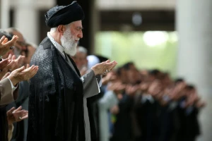 رهبرانقلاب در خطبه نماز عید فطر:

 رژیم خبیث باید تنبیه شود و تنبیه هم خواهد شد