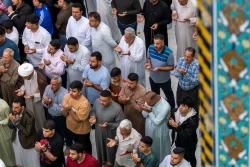 اقامه نماز عید سعید فطر در کربلای معلی 8