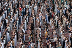 اقامه نماز عید سعید فطر در کربلای معلی 30