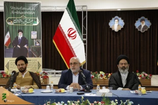 تاکید حجت‌الاسلام والمسلمین نواب در جلسه با مسئولان دفاتر بعثه:

لزوم نوآوری و پویایی در فرایندهای مرتبط با حوزه حج و زیارت 5