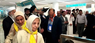 غادرت أول قافلة من المعتمرین الإیرانیین البلاد إلى مهبط الوحی 2